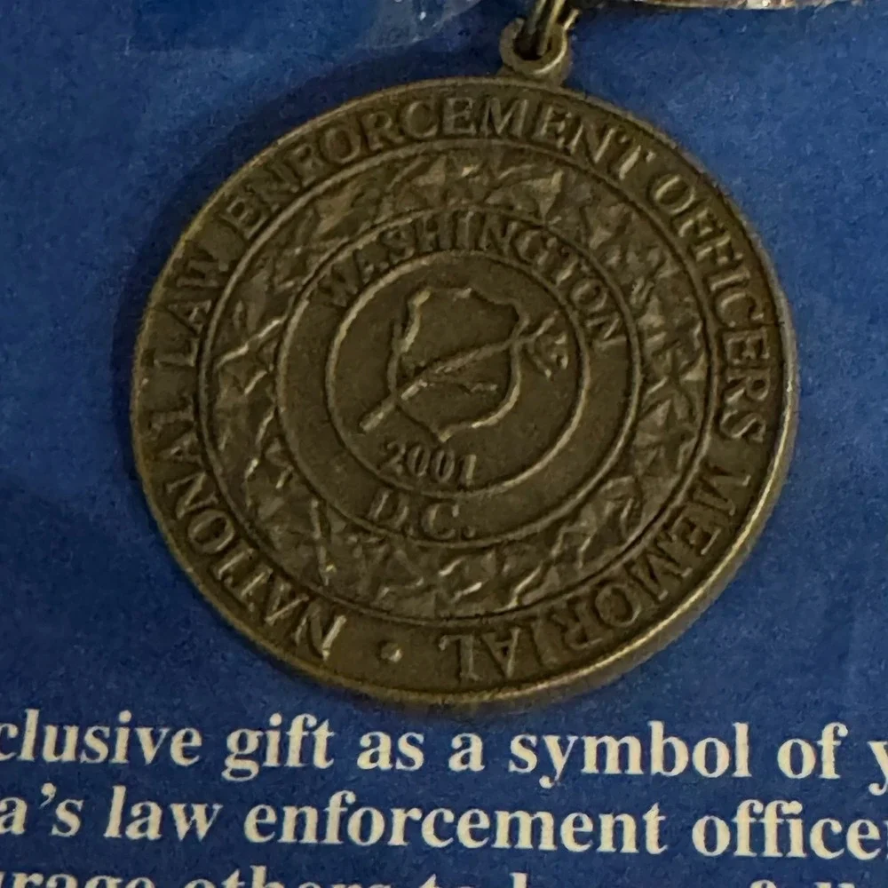 2001 National Law‎ Enforcement Officers Memorial Keychain Key Ring